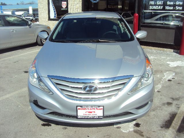 Hyundai Sonata 2011 photo 1
