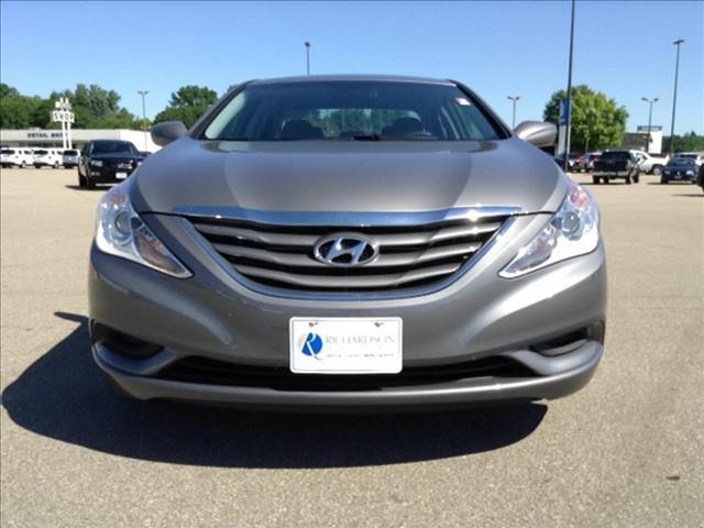 Hyundai Sonata 2011 photo 3