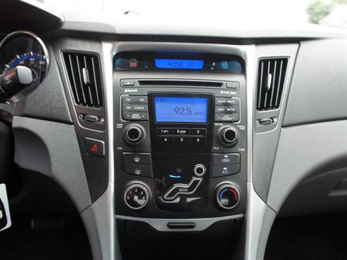 Hyundai Sonata 2011 photo 3