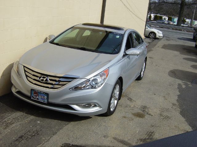 Hyundai Sonata Crew Cabz71 Sedan