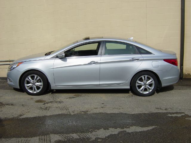 Hyundai Sonata 2011 photo 1