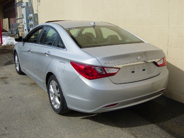 Hyundai Sonata 2011 photo 4
