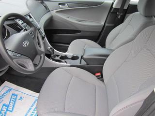 Hyundai Sonata 2011 photo 4