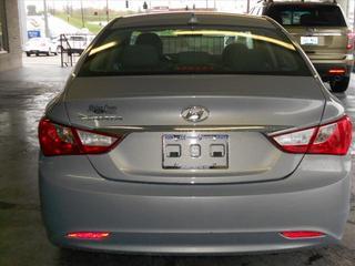 Hyundai Sonata 2011 photo 2