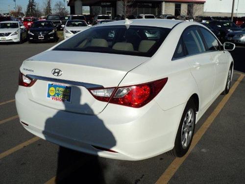 Hyundai Sonata 2011 photo 2