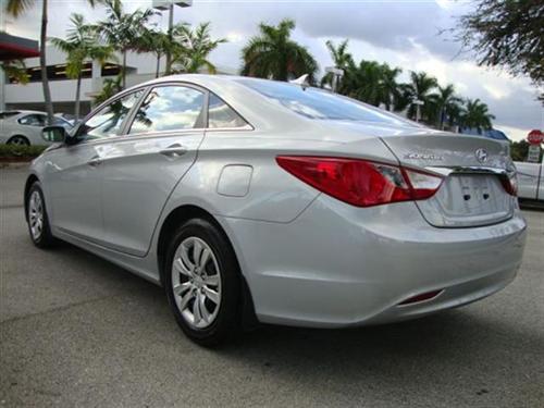 Hyundai Sonata 2011 photo 4
