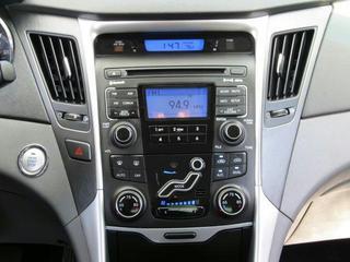 Hyundai Sonata 2011 photo 2