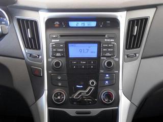 Hyundai Sonata 2011 photo 3