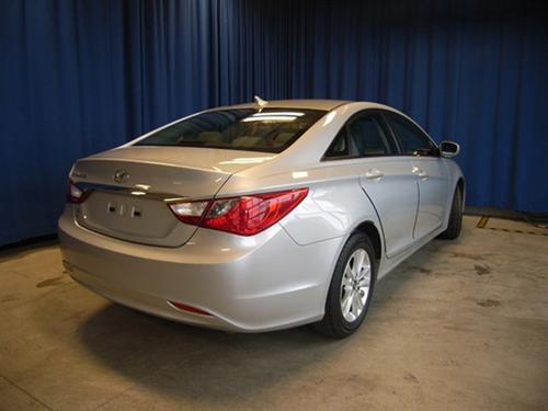 Hyundai Sonata 2011 photo 4