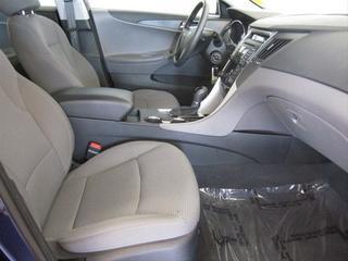 Hyundai Sonata 2011 photo 2