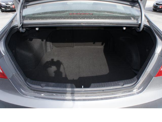 Hyundai Sonata 2011 photo 2