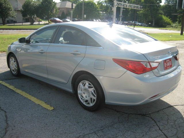 Hyundai Sonata 2011 photo 1