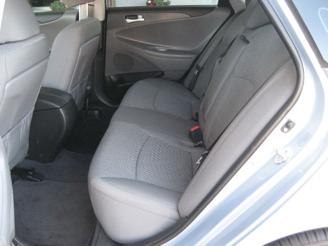 Hyundai Sonata 2011 photo 11