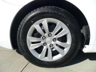 Hyundai Sonata 2011 photo 3