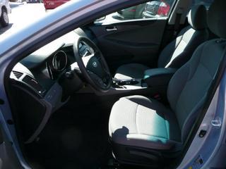 Hyundai Sonata 2011 photo 2