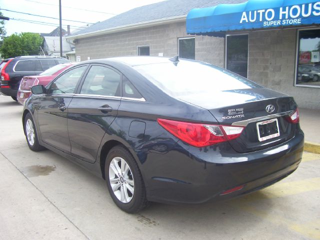 Hyundai Sonata 2011 photo 11