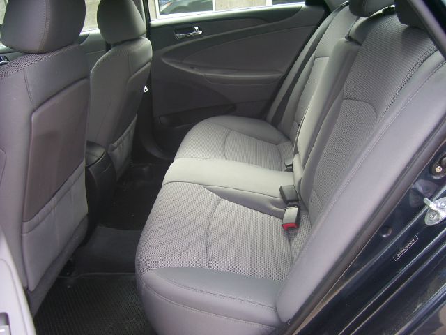 Hyundai Sonata 2011 photo 12