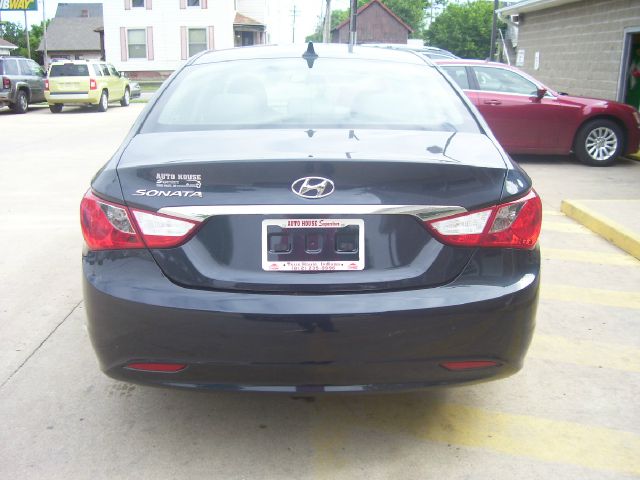 Hyundai Sonata 2011 photo 13