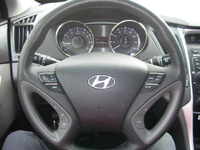 Hyundai Sonata 2011 photo 7