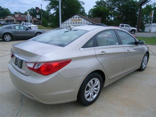 Hyundai Sonata 2011 photo 2