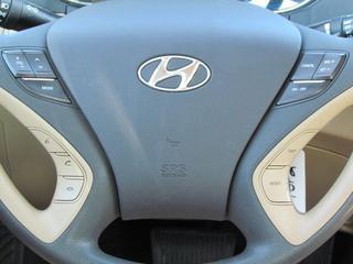 Hyundai Sonata 2011 photo 2