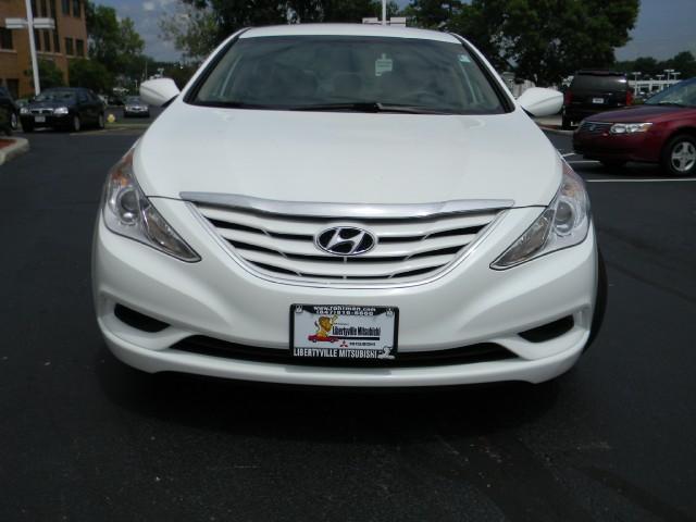 Hyundai Sonata 2011 photo 1