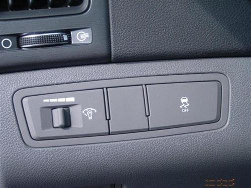 Hyundai Sonata 2011 photo 2