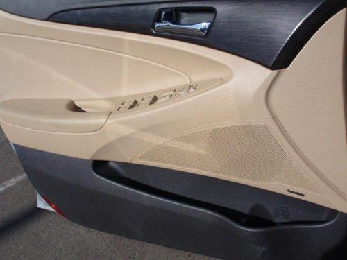 Hyundai Sonata 2011 photo 2