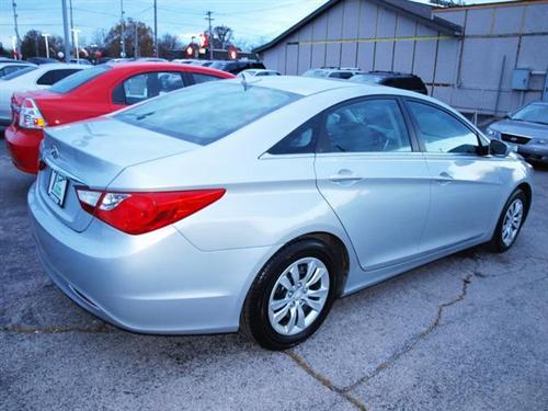 Hyundai Sonata 2011 photo 2