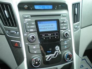 Hyundai Sonata 2011 photo 2