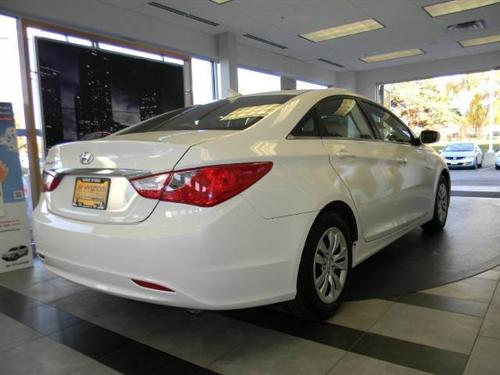 Hyundai Sonata 2011 photo 4