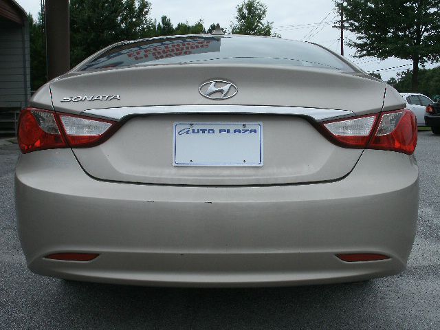 Hyundai Sonata 2011 photo 1