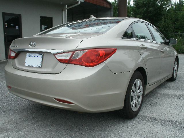 Hyundai Sonata 2011 photo 2