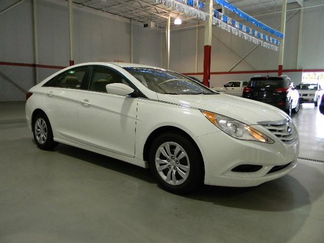 Hyundai Sonata 2011 photo 2