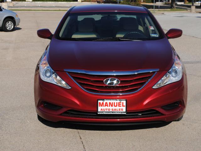 Hyundai Sonata 2011 photo 1