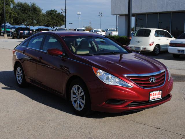 Hyundai Sonata 2011 photo 2