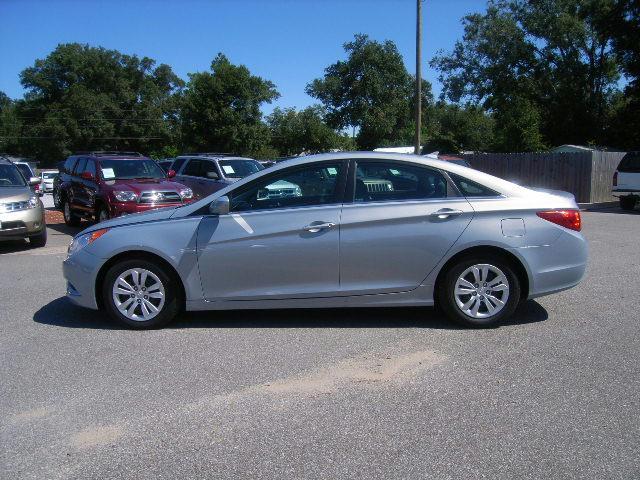 Hyundai Sonata 2011 photo 1