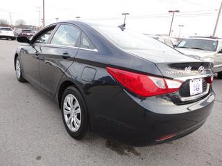 Hyundai Sonata 2011 photo 2