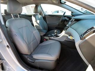 Hyundai Sonata 2011 photo 2