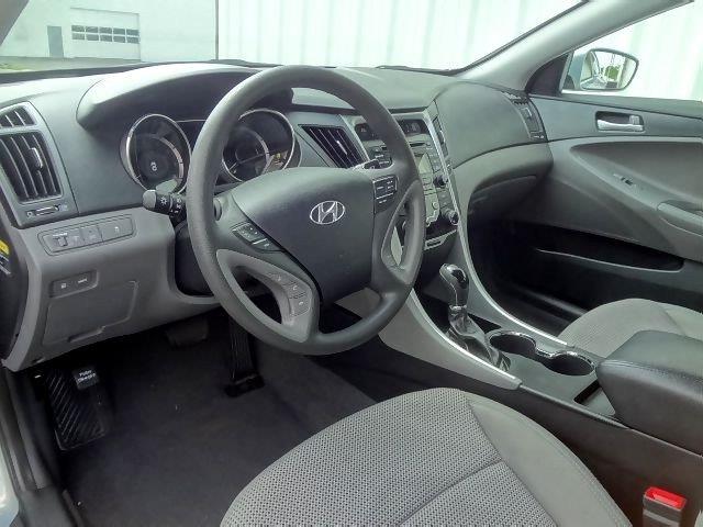 Hyundai Sonata 2012 photo 1