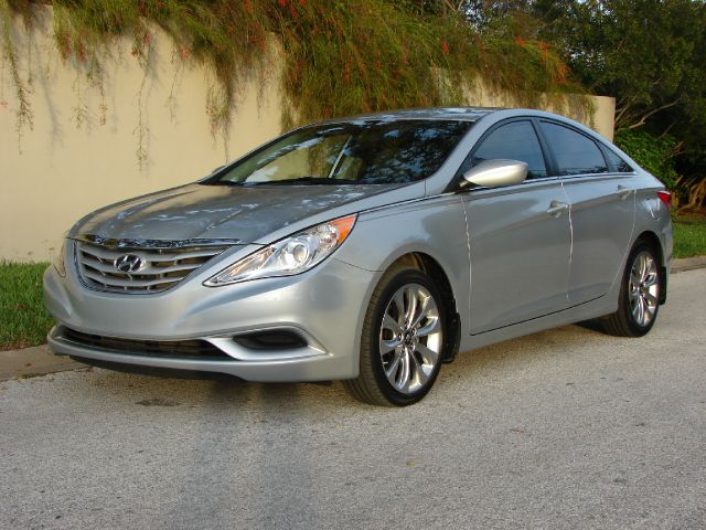 Hyundai Sonata 2012 photo 2