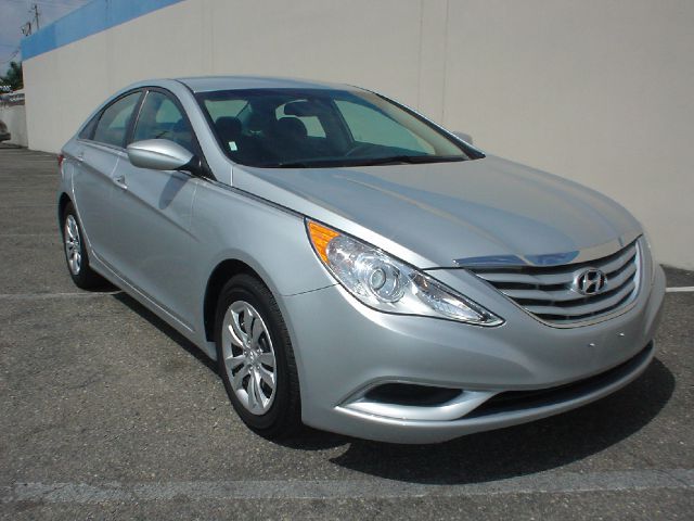 Hyundai Sonata 2012 photo 2