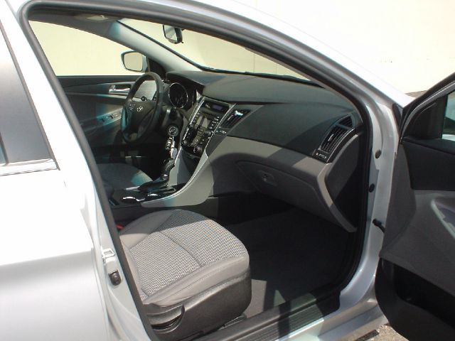 Hyundai Sonata 2012 photo 4