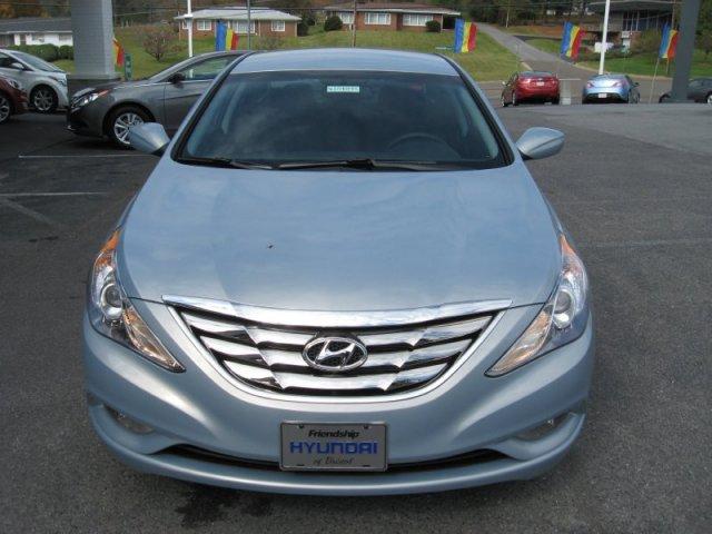 Hyundai Sonata 2012 photo 2