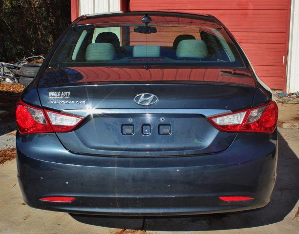 Hyundai Sonata 2012 photo 1