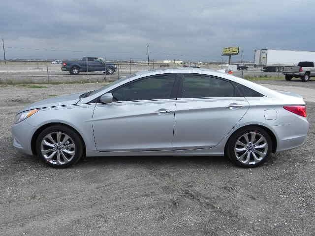 Hyundai Sonata 2012 photo 1