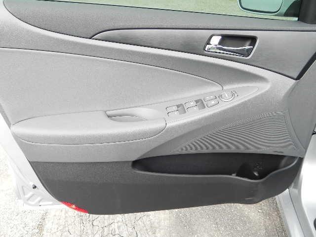 Hyundai Sonata 2012 photo 4