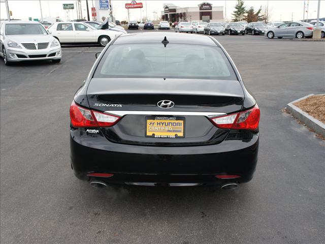 Hyundai Sonata Navigation-rear Entertaiment System Sedan