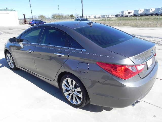 Hyundai Sonata 2012 photo 2