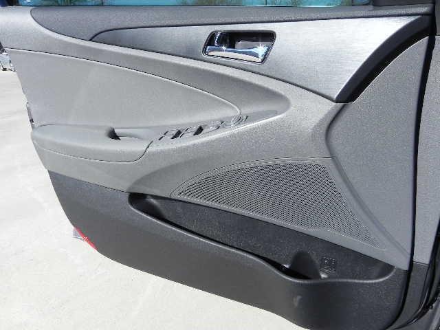 Hyundai Sonata 2012 photo 4